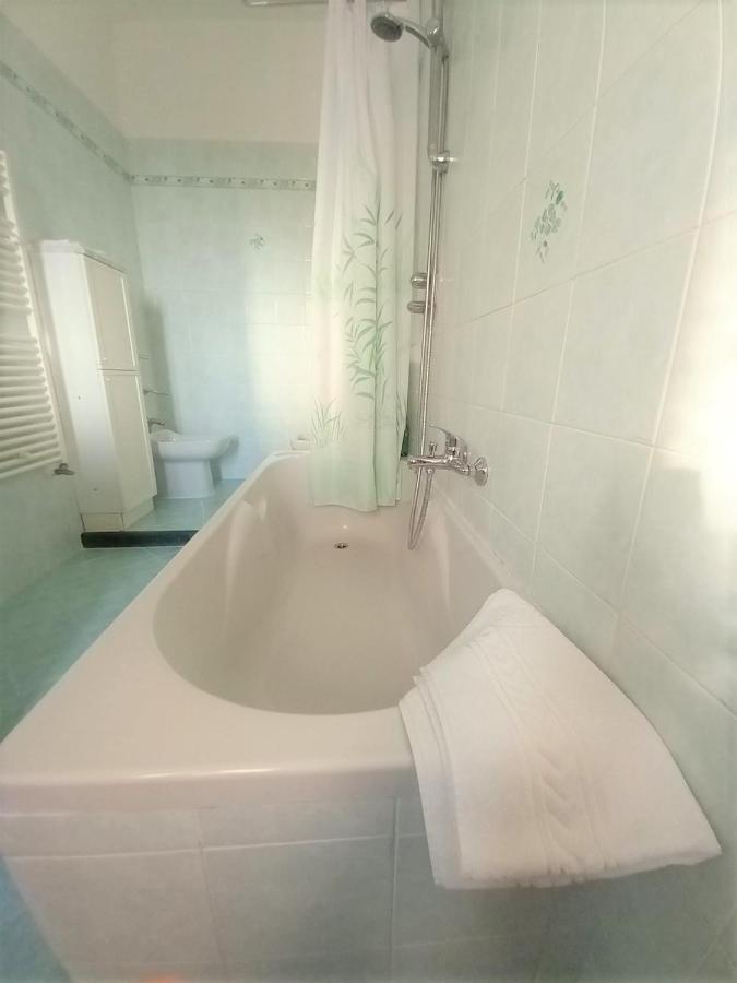 Olindo Apartment E Cristina Apartments 维克艾库塞 外观 照片