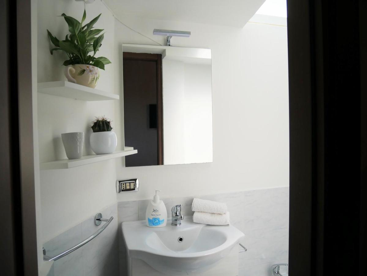 Olindo Apartment E Cristina Apartments 维克艾库塞 外观 照片